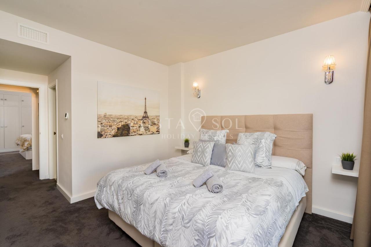 Puerto Marina-Benalmadena Luxury Apartment Dentro De La Isla Екстер'єр фото