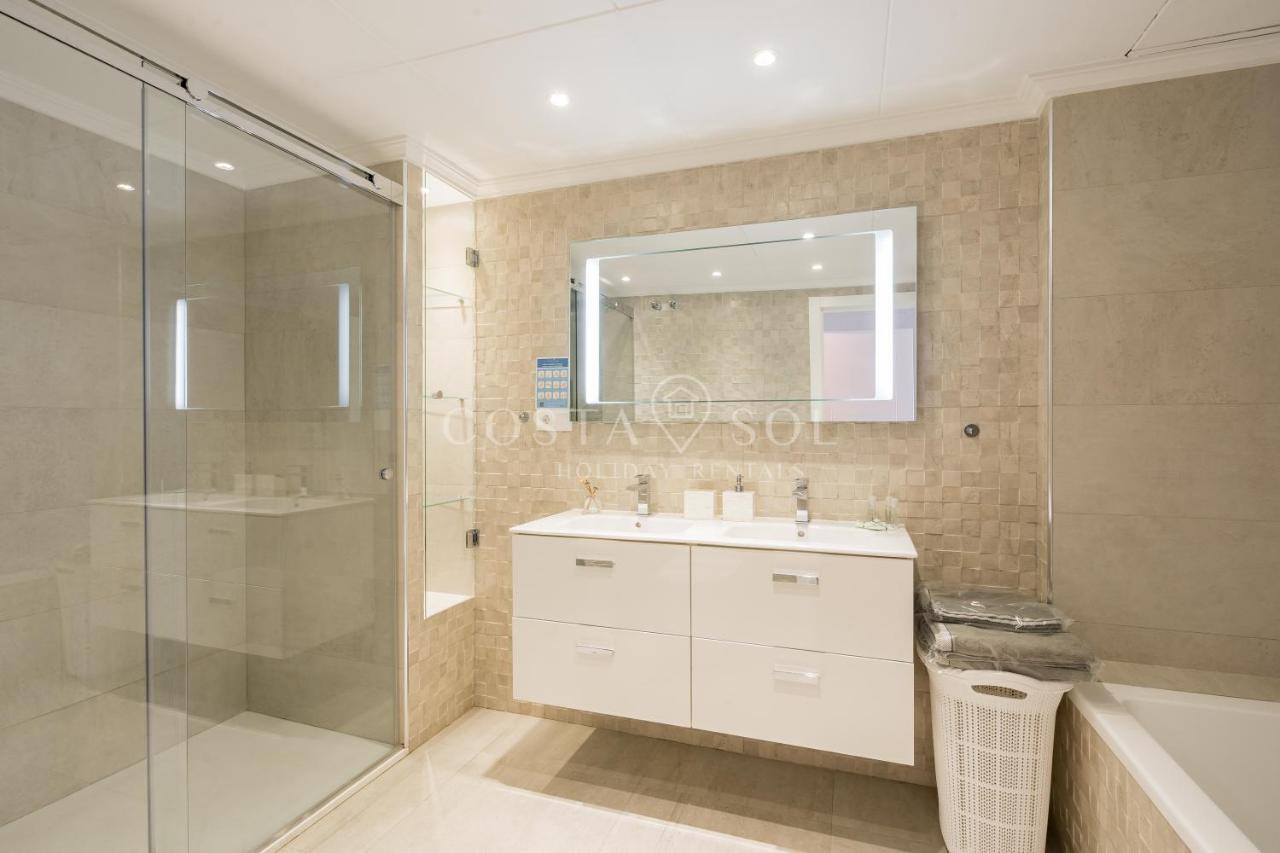 Puerto Marina-Benalmadena Luxury Apartment Dentro De La Isla Екстер'єр фото