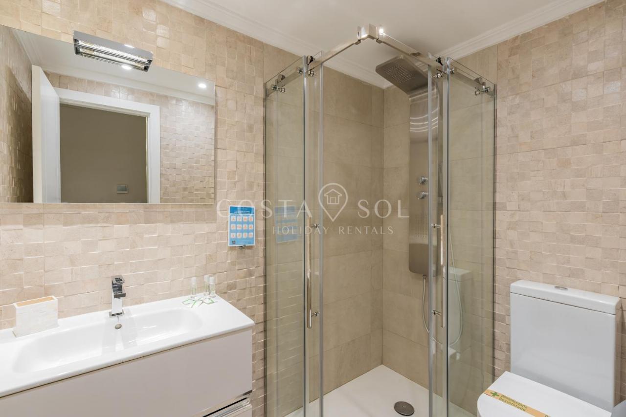 Puerto Marina-Benalmadena Luxury Apartment Dentro De La Isla Екстер'єр фото