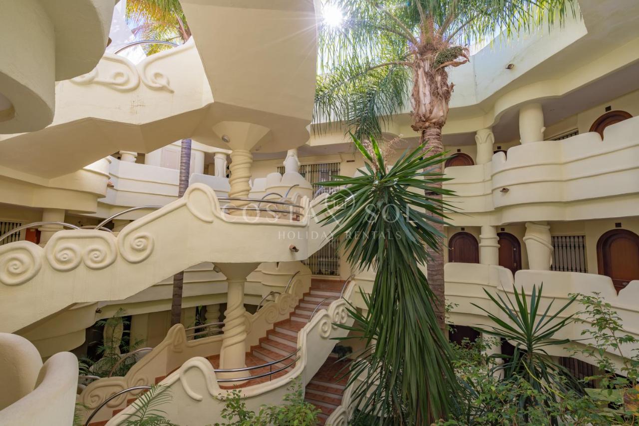 Puerto Marina-Benalmadena Luxury Apartment Dentro De La Isla Екстер'єр фото